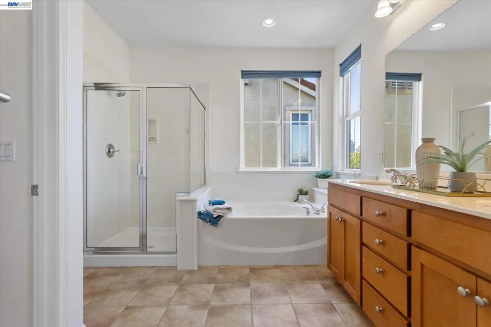 1169 Hillery Way Alameda, CA 94502