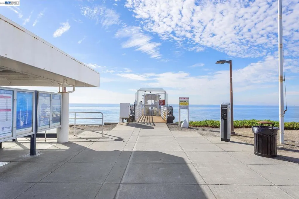 1169 Hillery Way Alameda, CA 94502