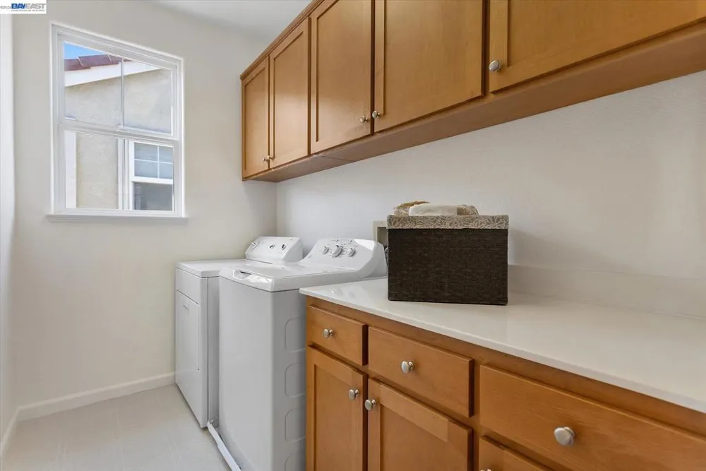 1169 Hillery Way Alameda, CA 94502