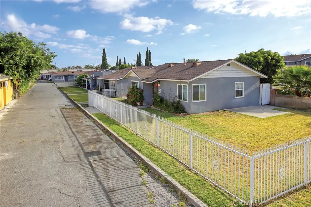 5540 Clara Street Bell Gardens, CA 90201