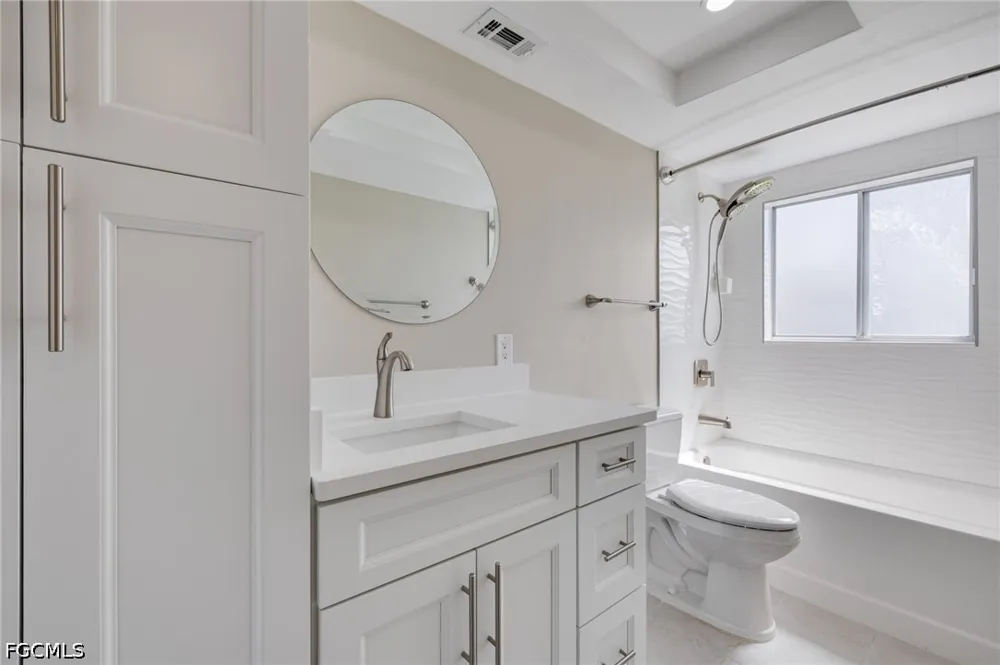 Manor Court #4 Cape Coral, FL 33904
