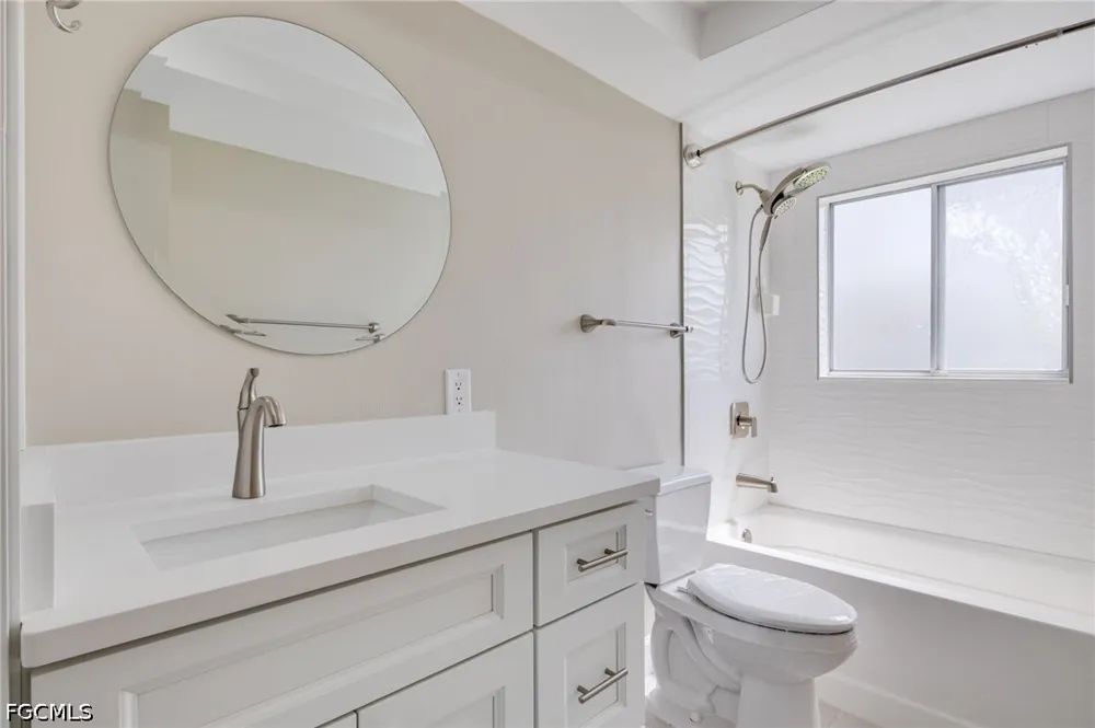Manor Court #4 Cape Coral, FL 33904