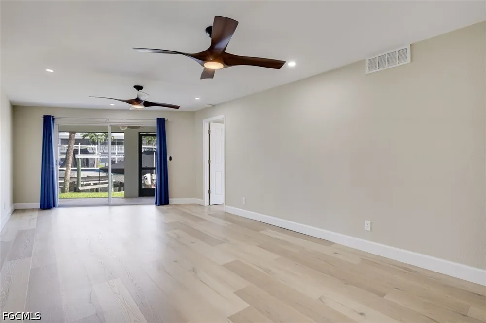 Manor Court #4 Cape Coral, FL 33904