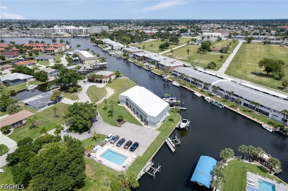 Manor Court #4 Cape Coral, FL 33904