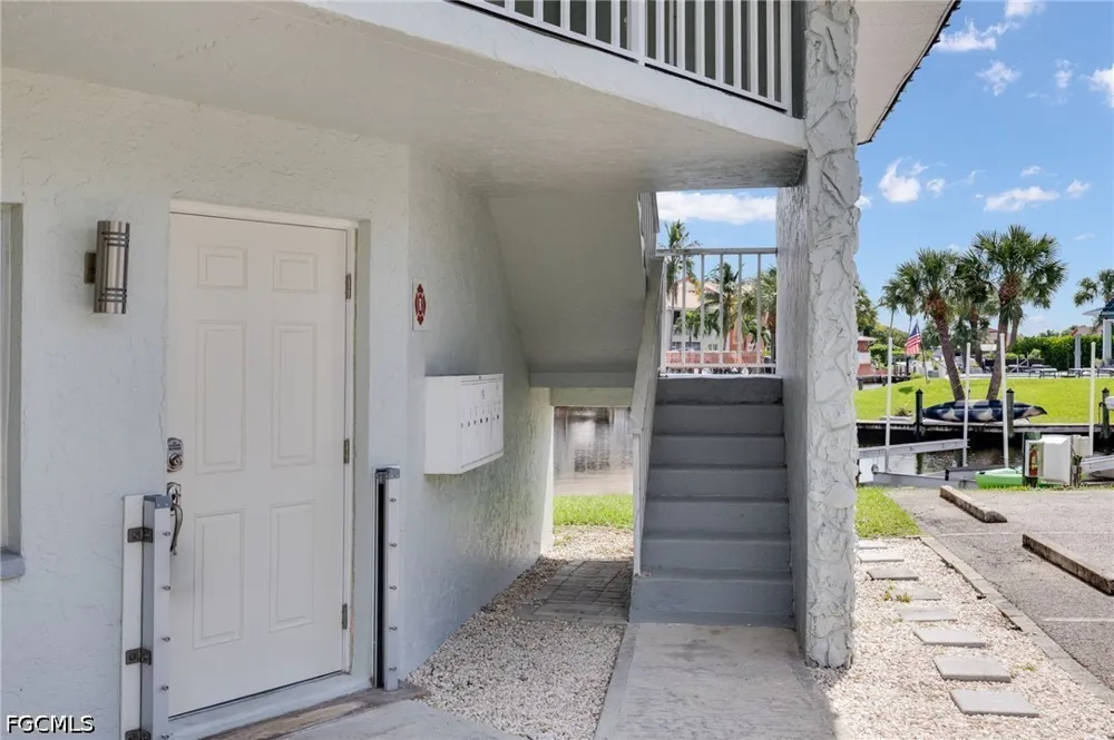 Manor Court #4 Cape Coral, FL 33904
