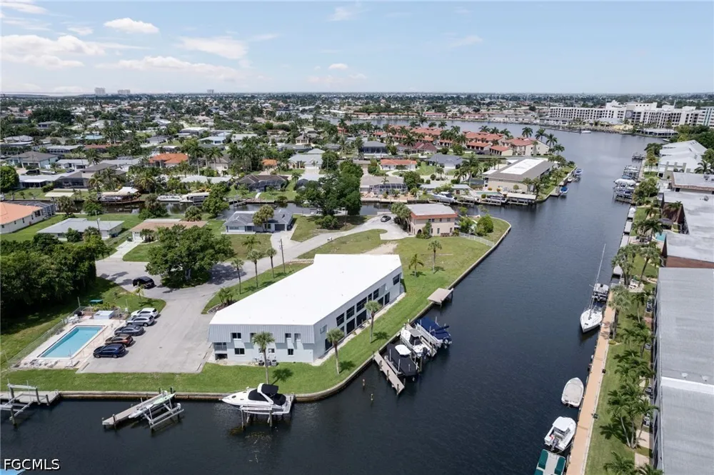 Manor Court #4 Cape Coral, FL 33904