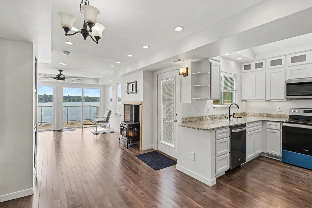 332 Ackerson Lake Drive Jackson, MI 49201