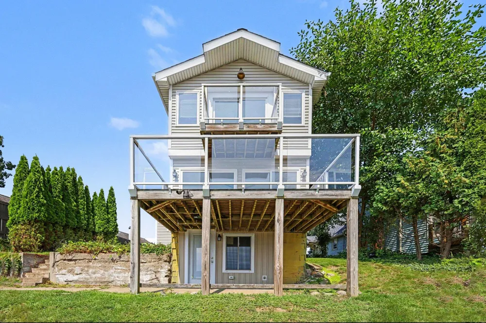 332 Ackerson Lake Drive Jackson, MI 49201