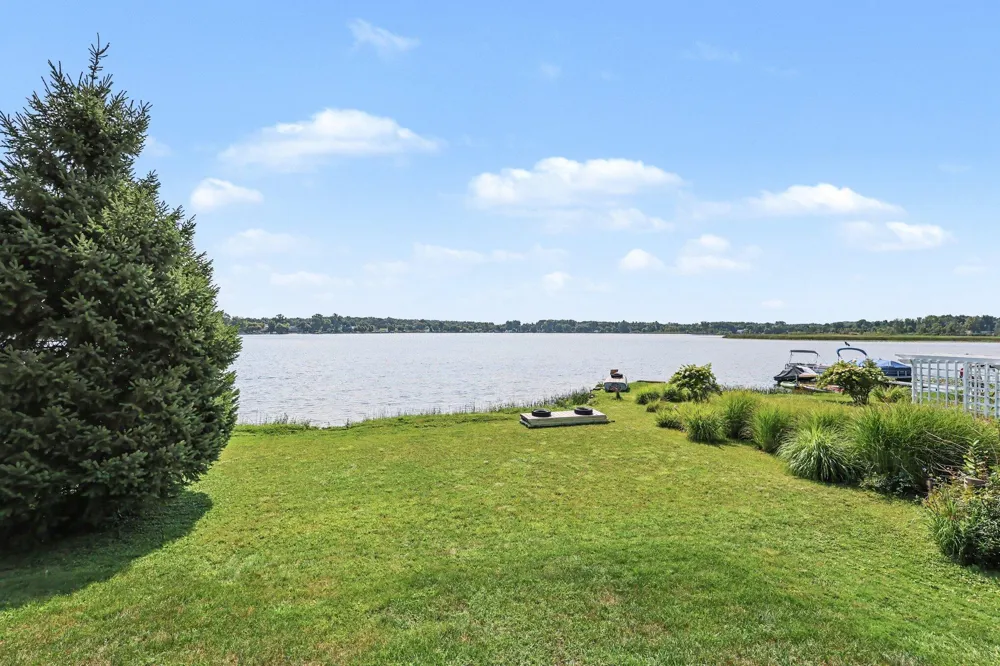 332 Ackerson Lake Drive Jackson, MI 49201