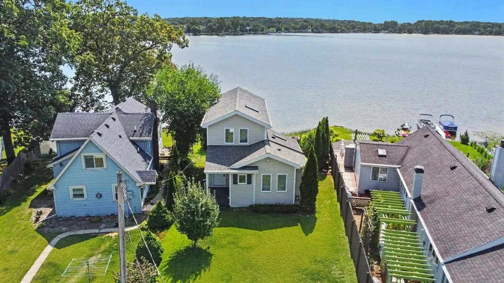 332 Ackerson Lake Drive Jackson, MI 49201