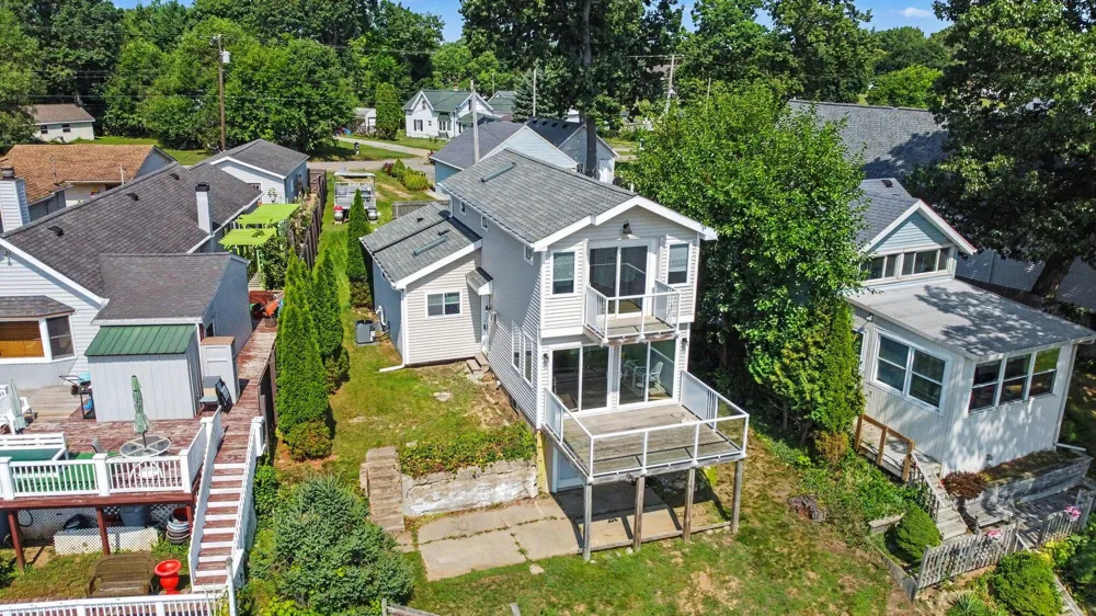 332 Ackerson Lake Drive Jackson, MI 49201