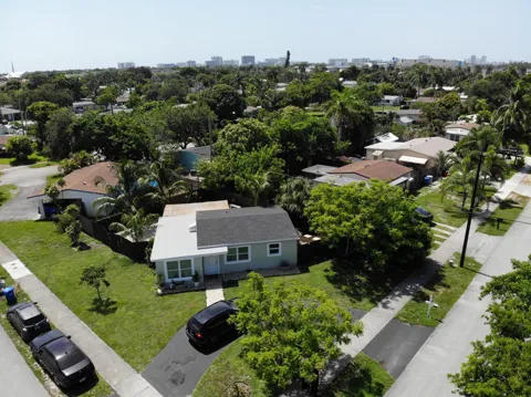 2480 NE 13th Terrace