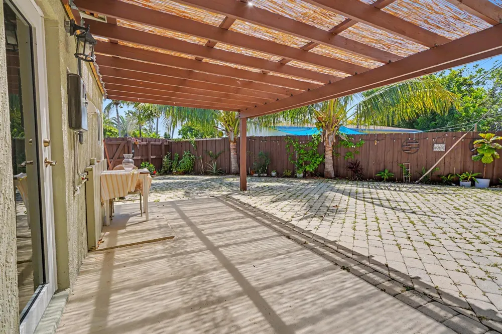 2480 NE 13th Terrace Pompano Beach, FL 33064