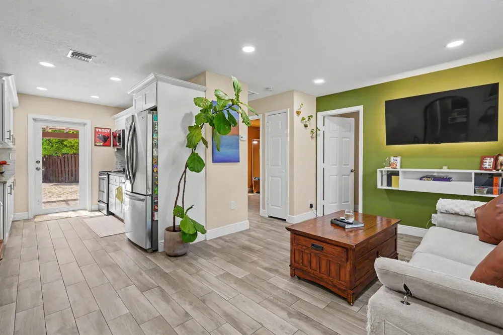 2480 NE 13th Terrace Pompano Beach, FL 33064