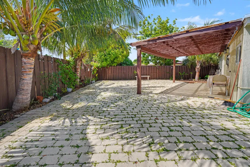 2480 NE 13th Terrace Pompano Beach, FL 33064