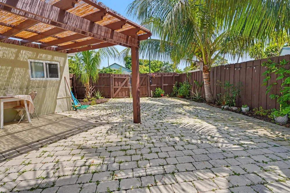 2480 NE 13th Terrace Pompano Beach, FL 33064