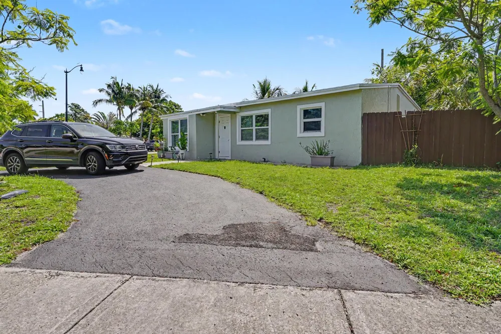 2480 NE 13th Terrace Pompano Beach, FL 33064