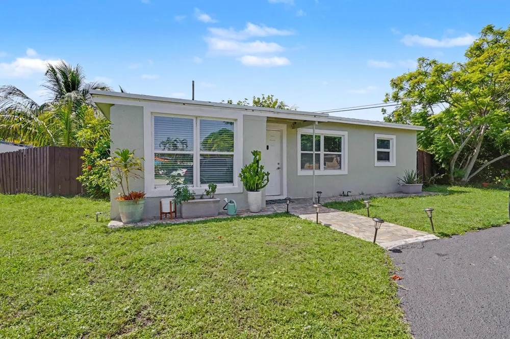 2480 NE 13th Terrace Pompano Beach, FL 33064