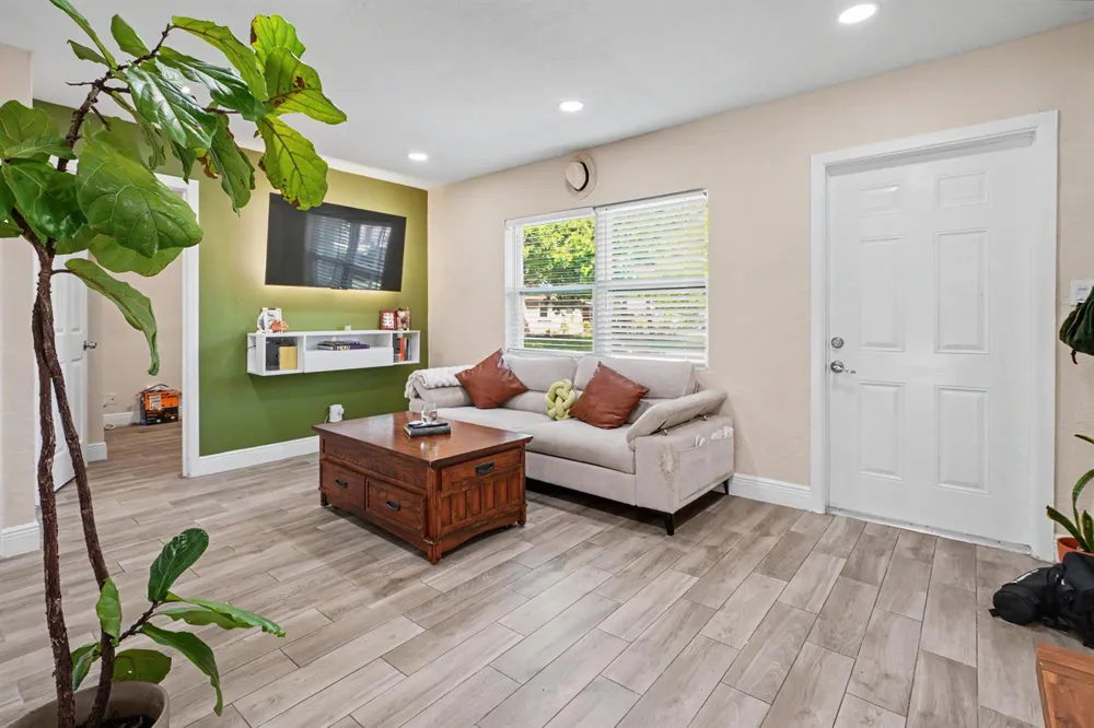 2480 NE 13th Terrace Pompano Beach, FL 33064