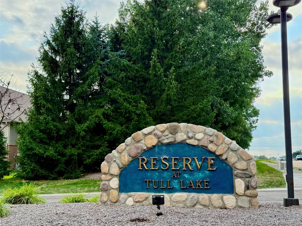 9056 Rhyan Road White Lake Charter Township, MI 48386