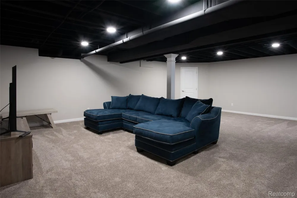 9056 Rhyan Road White Lake Charter Township, MI 48386