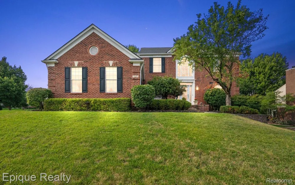 1909 Catlin Drive Rochester City, MI 48306