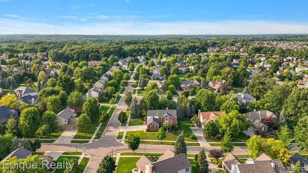 1909 Catlin Drive Rochester City, MI 48306
