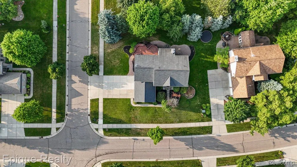 1909 Catlin Drive Rochester City, MI 48306