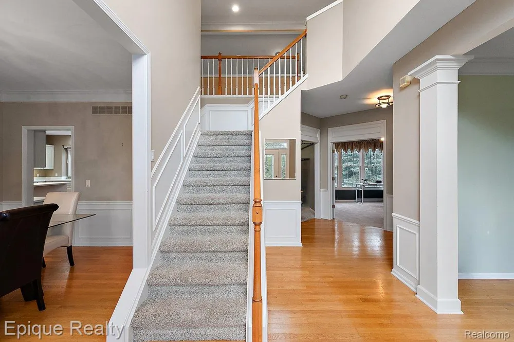 1909 Catlin Drive Rochester City, MI 48306
