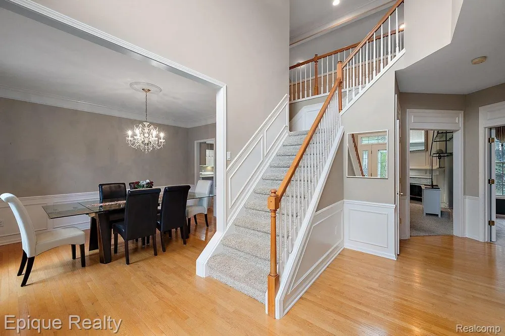 1909 Catlin Drive Rochester City, MI 48306
