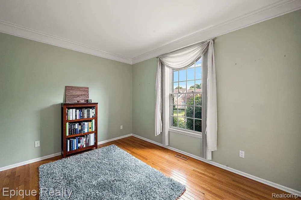 1909 Catlin Drive Rochester City, MI 48306