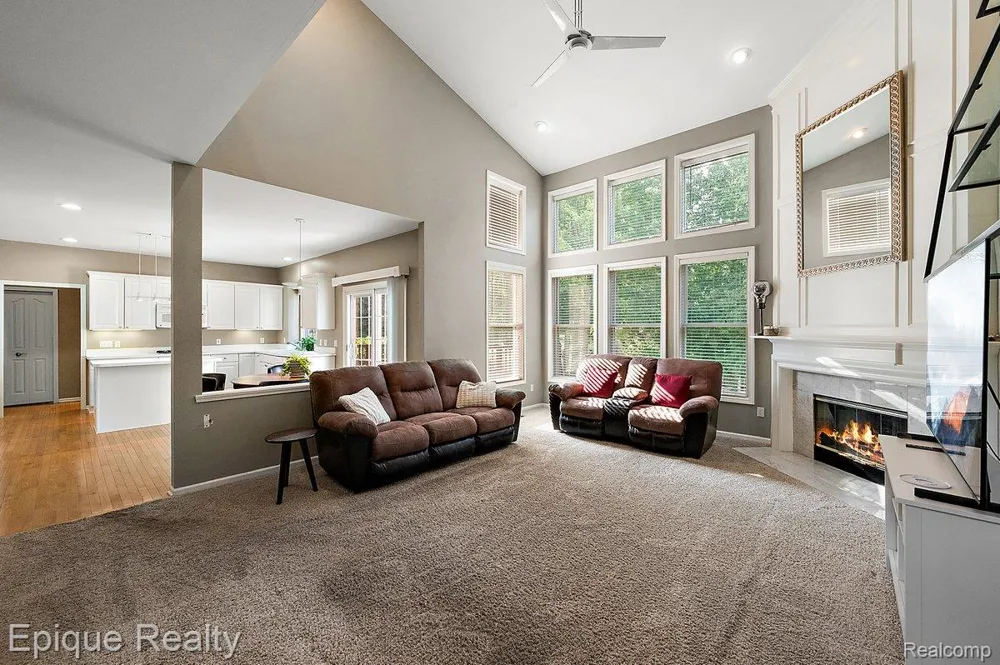 1909 Catlin Drive Rochester City, MI 48306