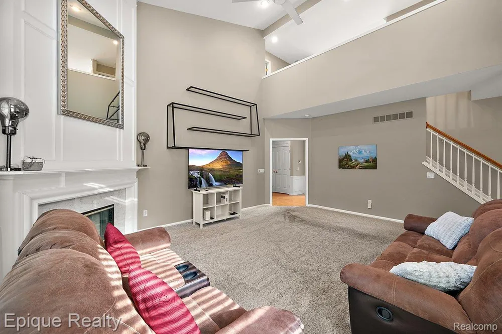1909 Catlin Drive Rochester City, MI 48306