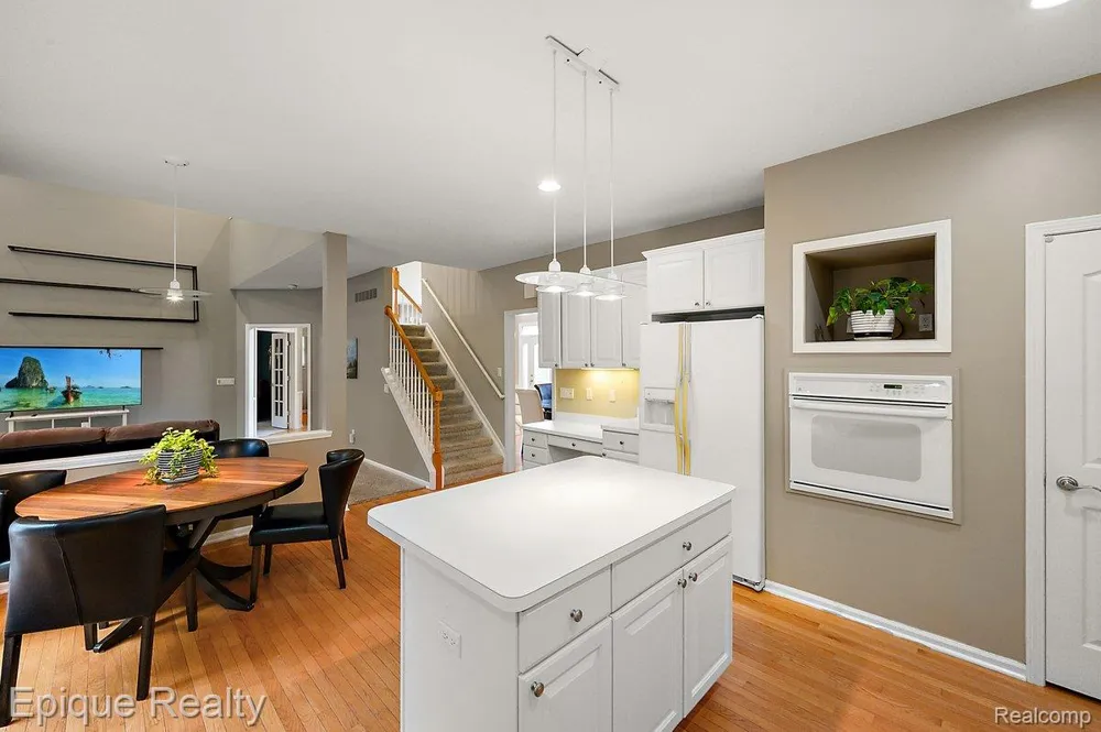 1909 Catlin Drive Rochester City, MI 48306