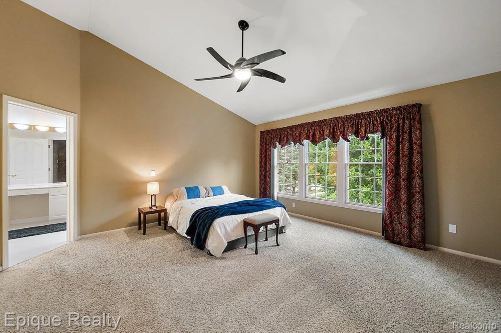 1909 Catlin Drive Rochester City, MI 48306