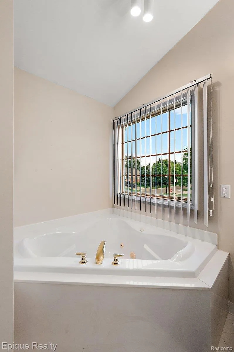 1909 Catlin Drive Rochester City, MI 48306
