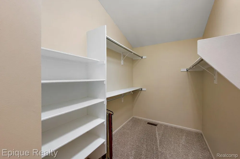 1909 Catlin Drive Rochester City, MI 48306