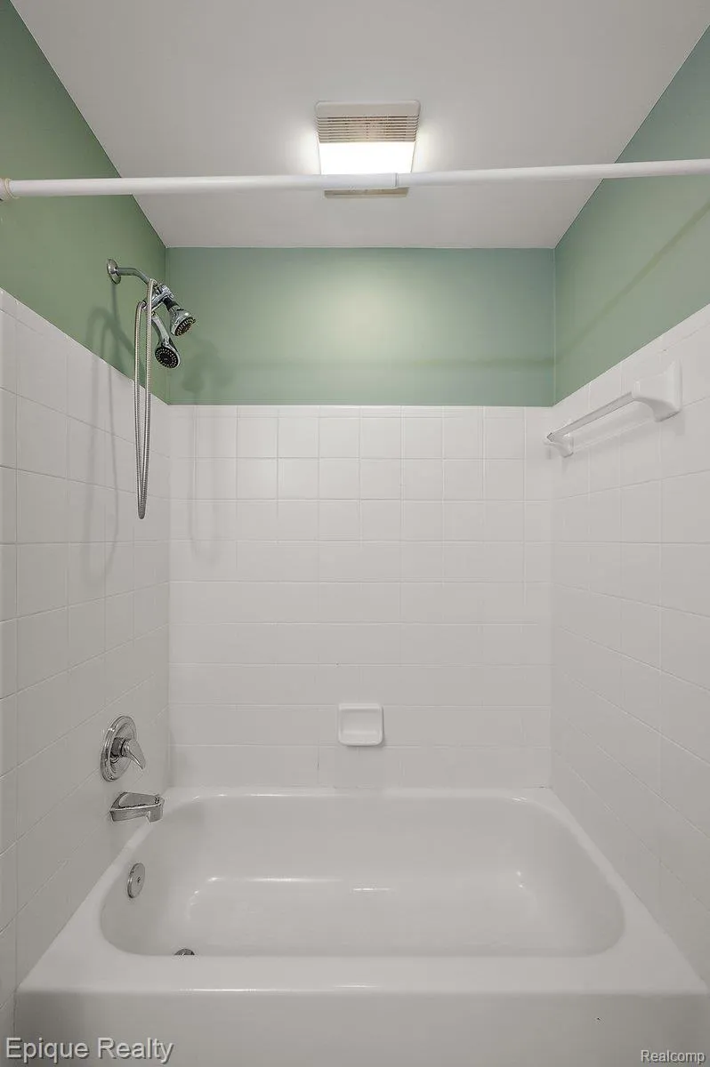 1909 Catlin Drive Rochester City, MI 48306