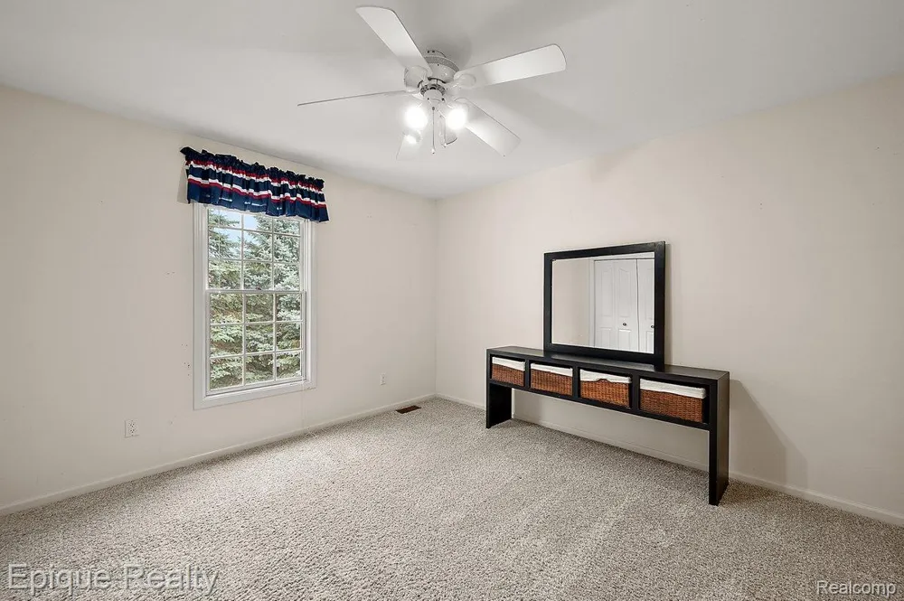 1909 Catlin Drive Rochester City, MI 48306
