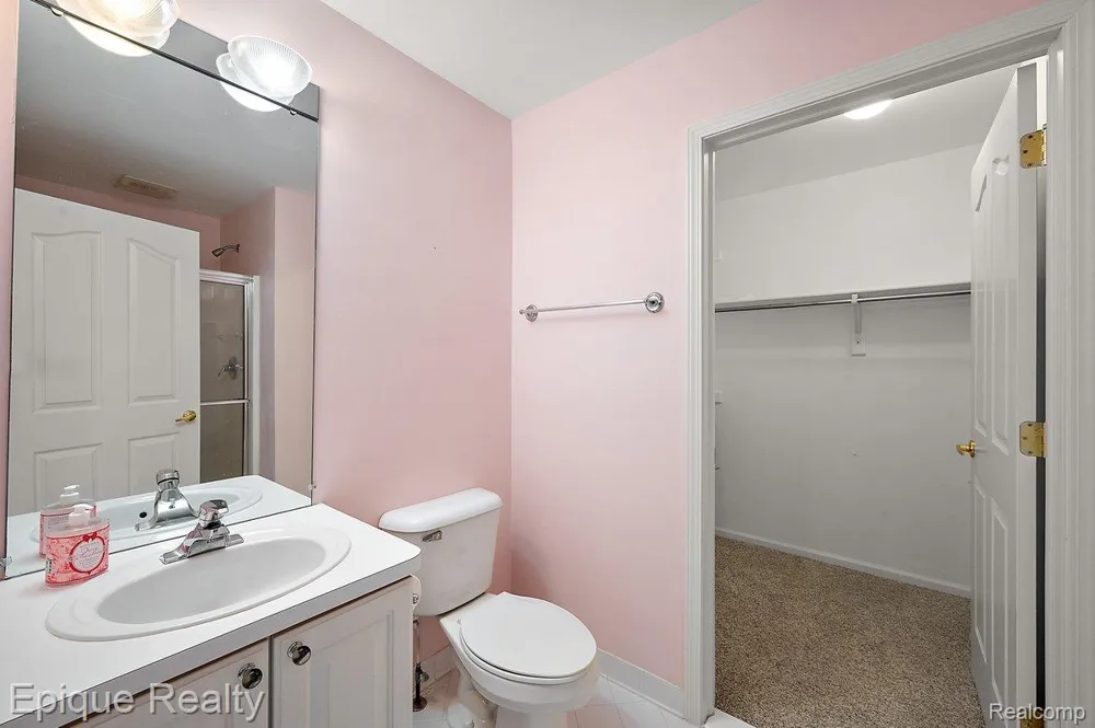 1909 Catlin Drive Rochester City, MI 48306