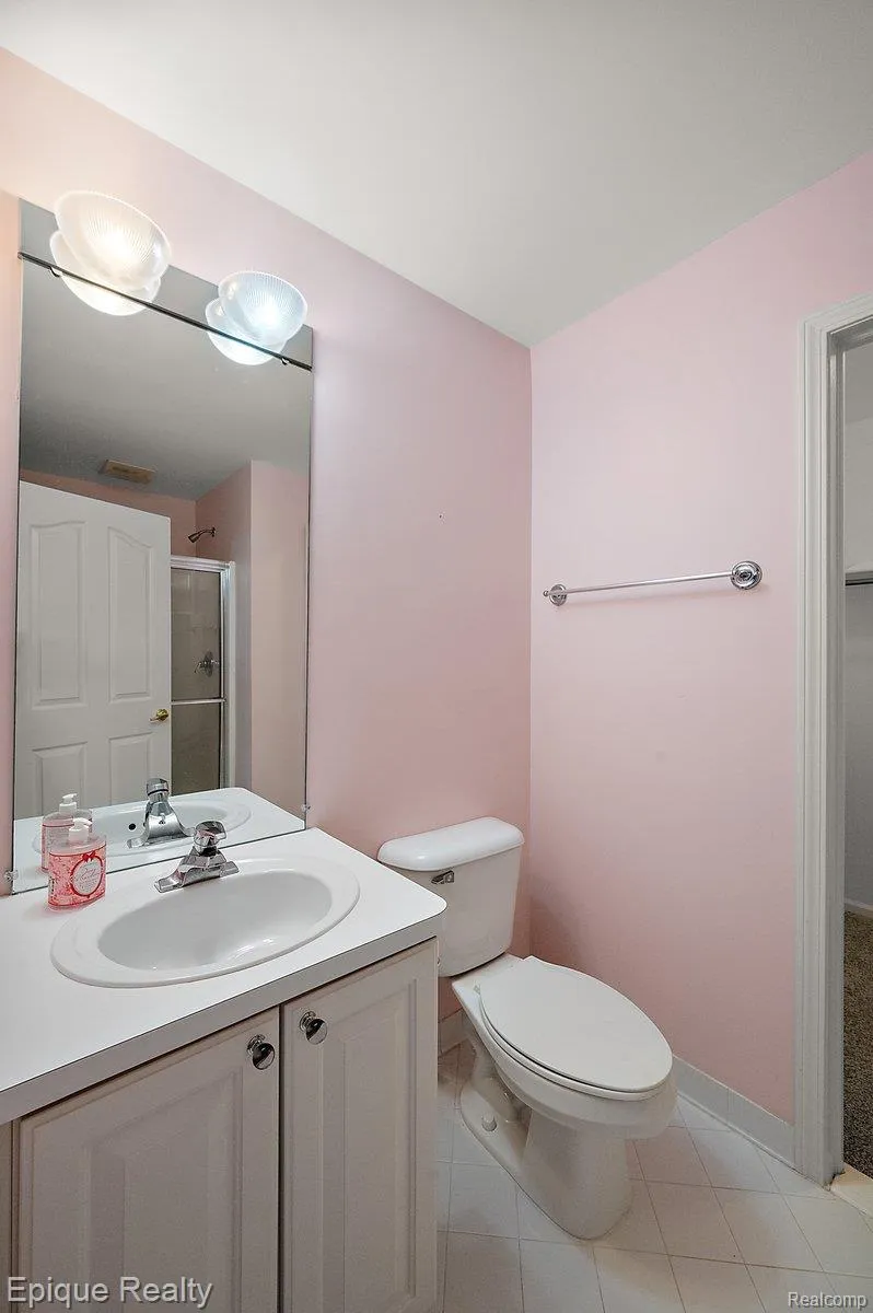 1909 Catlin Drive Rochester City, MI 48306