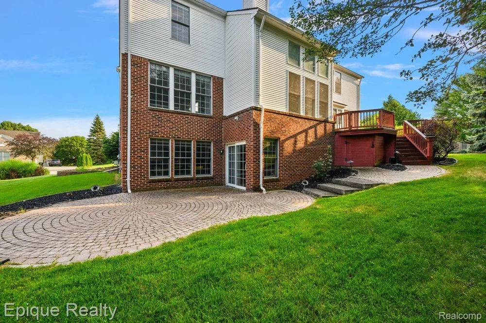 1909 Catlin Drive Rochester City, MI 48306