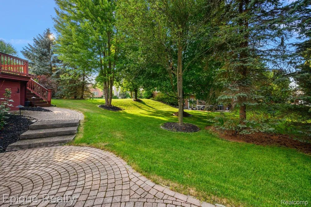 1909 Catlin Drive Rochester City, MI 48306