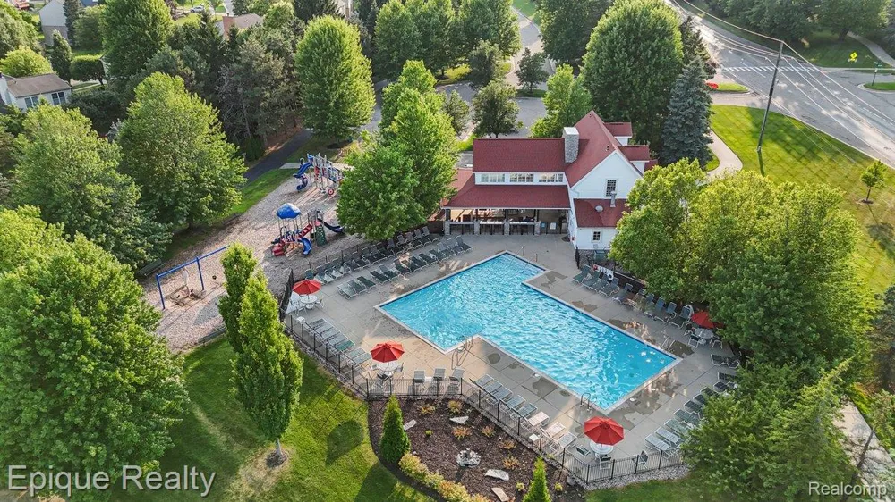 1909 Catlin Drive Rochester City, MI 48306
