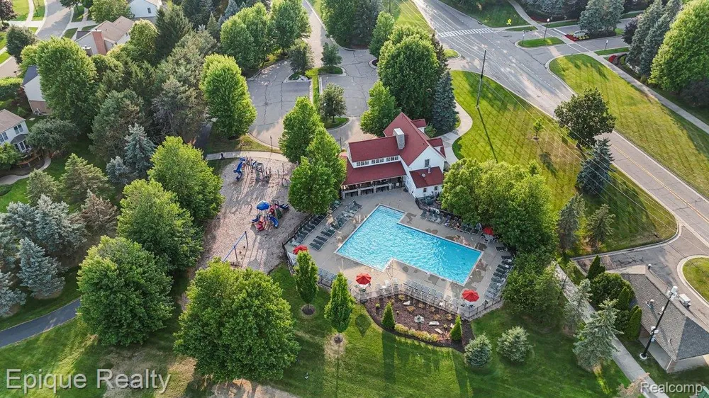 1909 Catlin Drive Rochester City, MI 48306