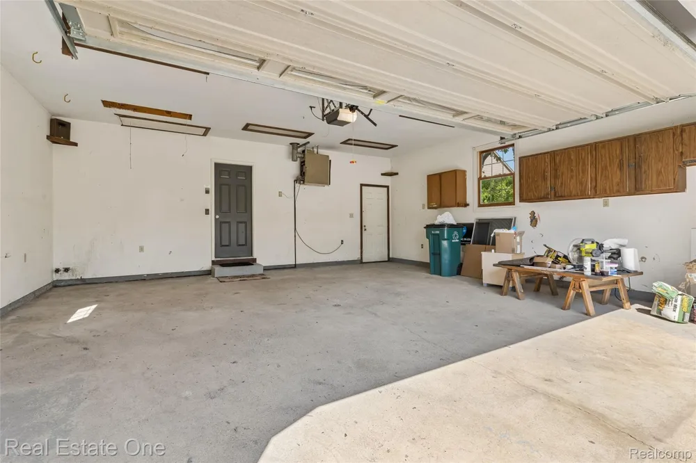 1457 Cambria Drive Troy City, MI 48085