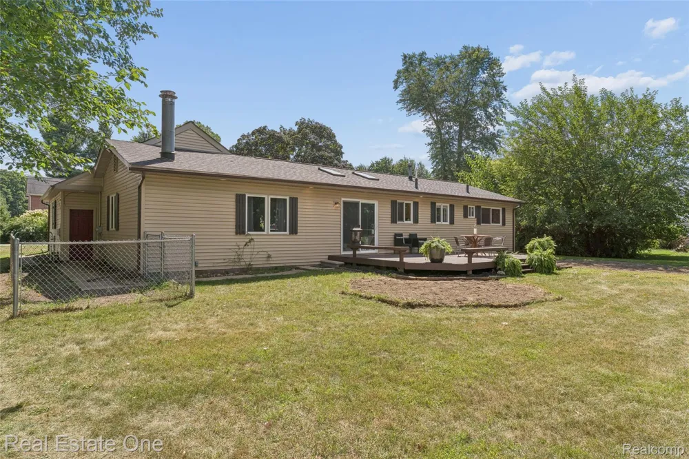 1457 Cambria Drive Troy City, MI 48085