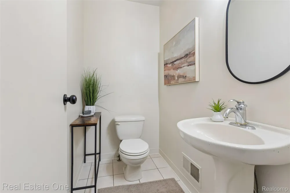 1457 Cambria Drive Troy City, MI 48085