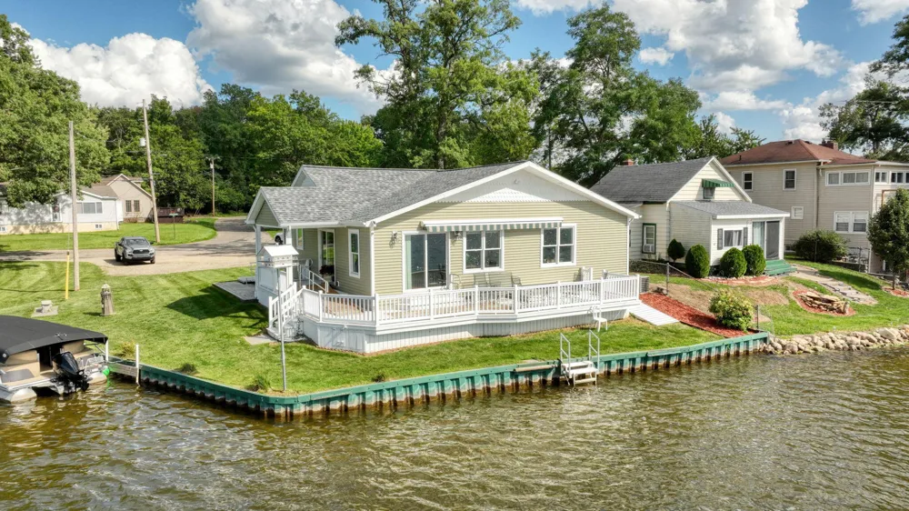 230 Cooks Landing Leoni Township, MI 49254