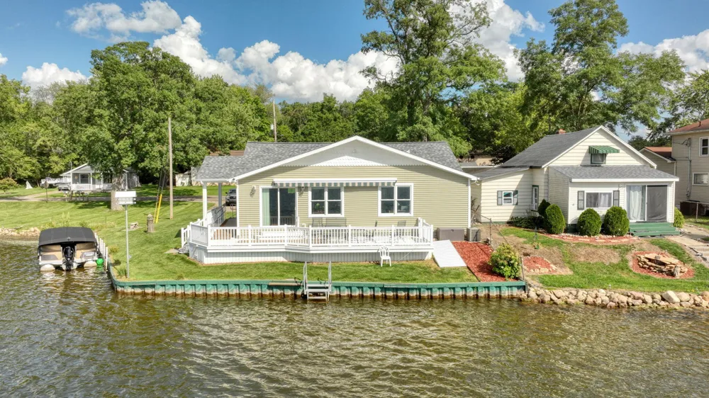 230 Cooks Landing Leoni Township, MI 49254